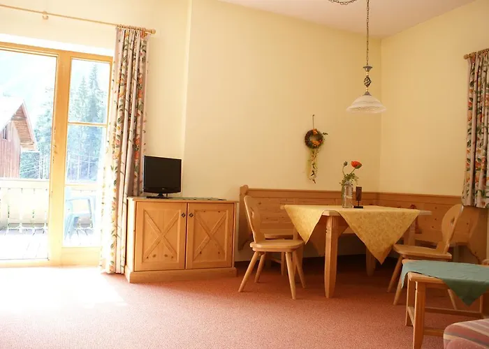 Zum Goldenen Loewen Отель 3*