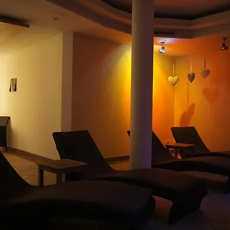 Zum Goldenen Lowen Hotell