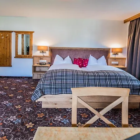 Hotell Zum Goldenen Lowen 3*